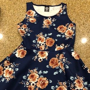 Agnes and Dora XS dress worn once